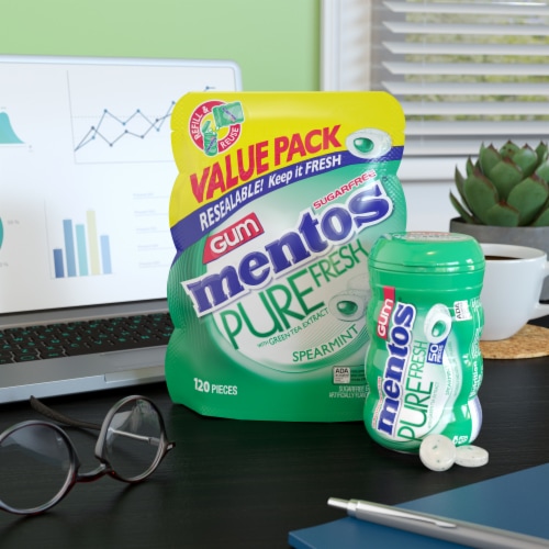 Mentos Pure Fresh Sugar-Free Spearmint Flavored Chewing Gum Perspective: left