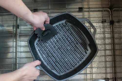 Lodge Ribbed Pan Scraper Combo Set Perspective: left