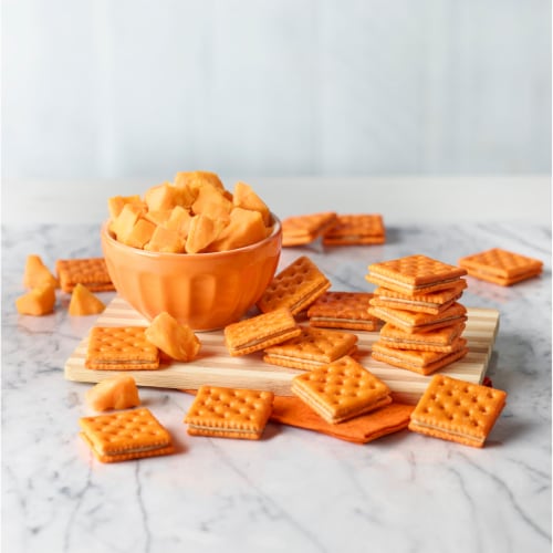 Lance® Toast Chee® Peanut Butter Sandwich Crackers Perspective: left
