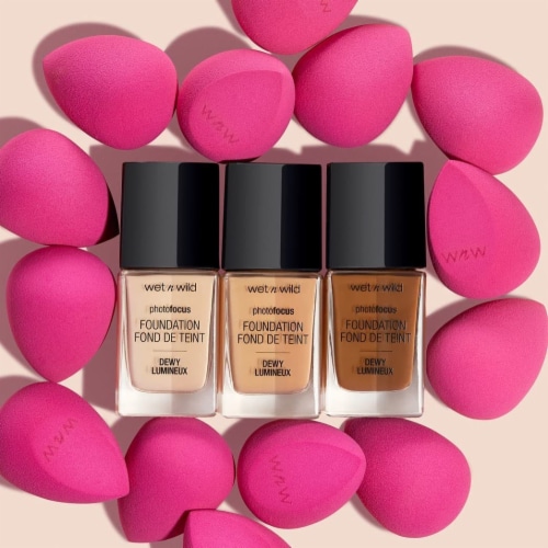 Wet n Wild® PhotoFocus™ Makeup Sponge Perspective: left
