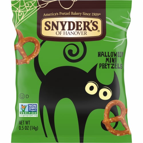 Snyder's of Hanover Mini Pretzels Halloween Trick-Or-Treat Snack Sack Perspective: left