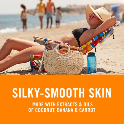 Banana Boat Deep Tanning Dry Oil Sunscreen Spray SPF 4 Non-Greasy + Lightweight Feel With Argan Oil Perspective: left