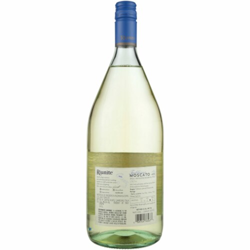 Riunite Trebbiano/Moscato Italian White Wine Perspective: left