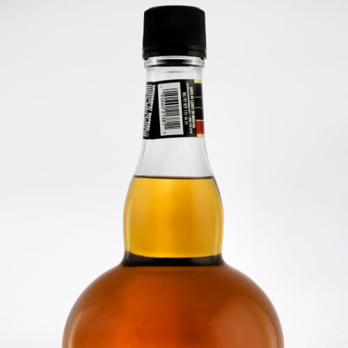 Very Old Barton Kentucky Straight Bourbon Whiskey Perspective: left