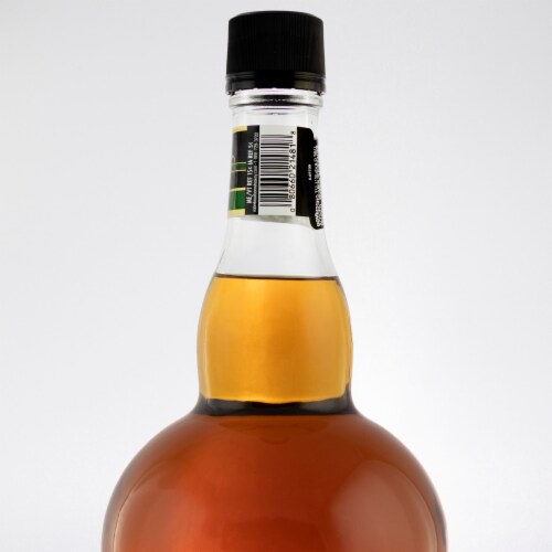 Very Old Barton Kentucky Straight Bourbon Whiskey Perspective: left