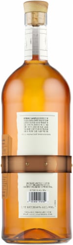 Basil Hayden Kentucky Straight Bourbon Whiskey Perspective: left