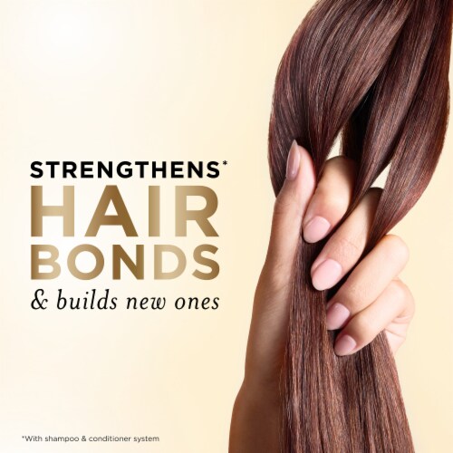 Pantene Daily Moisture Renewal Shampoo and Conditioner Set, 72 HR Lush Moisture Perspective: left