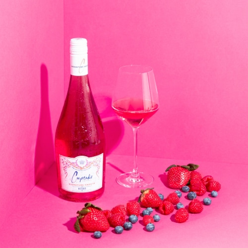Cupcake Vineyards Signature Sweets Berry Moscato Italian Wine Perspective: left
