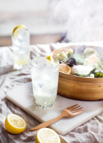 Smirnoff Zero Sugar Infusions Lemon & Elderflower (Vodka Infused With Natural Flavors) Perspective: left