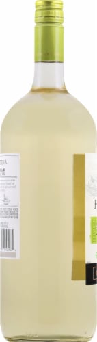 Frontera Sauvignon Blanc Perspective: left