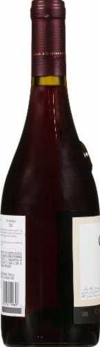 Casillero del Diablo Pinot Noir Red Wine Perspective: left