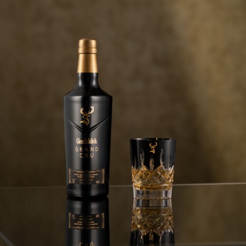 Glenfiddich 23 Year Old Grand Cru Single Malt Scotch Whisky Perspective: left