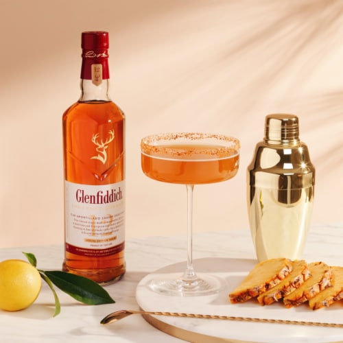 Glenfiddich® 12 Year Old Sherry Cask Single Malt Scotch Whisky Perspective: left