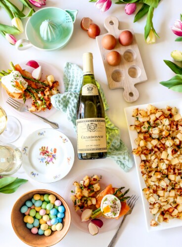 Louis Jadot Bourgogne Chardonnay French White Wine Perspective: left