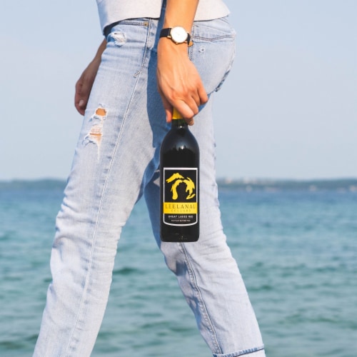 Leelanau Cellars Great Lakes Red Michigan Red Wine Perspective: left
