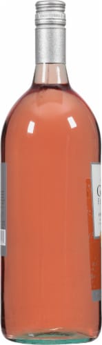 Gallo Family Vineyards Sweet Peach Wine Perspective: left