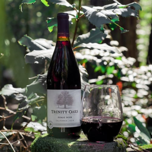 Trinity Oaks Pinot Noir California Red Wine 750 ml Perspective: left