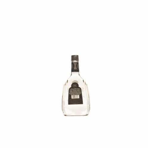 Christian Brothers Frost White Flavored Grape Brandy Perspective: left