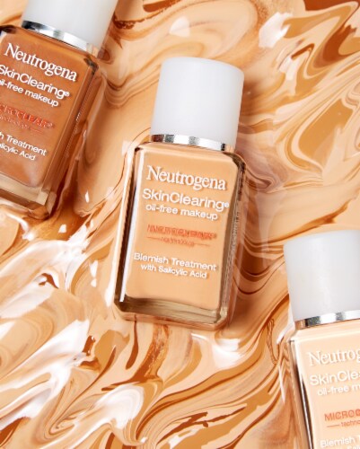 Neutrogena SkinClearing® Buff Liquid Makeup Perspective: left