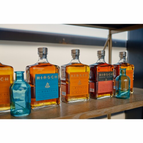 Hirsch The Horizon Straight Bourbon Whiskey Perspective: left