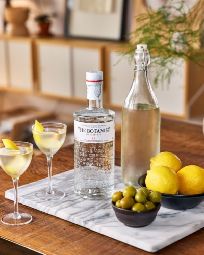 The Botanist Islay Dry Gin Perspective: left
