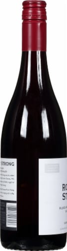 Rodney Strong Russian River Valley Pinot Noir Red Wine Perspective: left