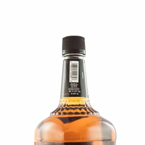 Benchmark Kentucky Straight Bourbon Whiskey Perspective: left