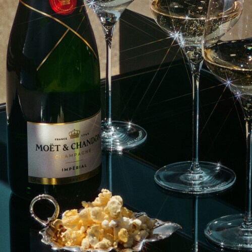 Moet & Chandon Brut Imperial France Sparkling Wine Perspective: left