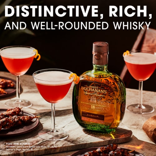 Buchanan's Special Reserve Aged 18 Years Blended Scotch Whisky Perspective: left