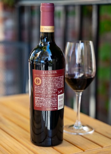 J. Lohr Estates Seven Oaks Cabernet Sauvignon Perspective: left