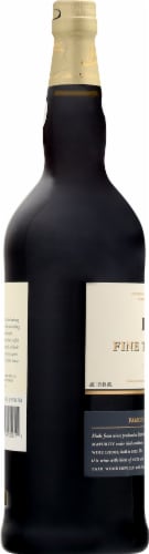 Dow's Fine Tawny Porto Perspective: left