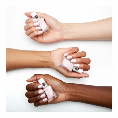 gel couture by essie Vegan Nail Polish Pre-Show Jitters Perspective: left