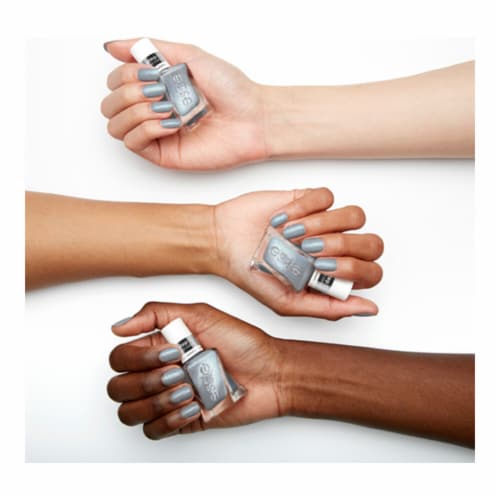 gel couture by essie Vegan Nail Polish Closing Night Perspective: left