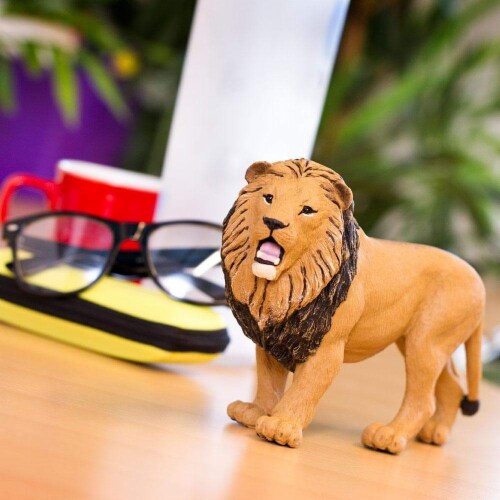Lion Toy Perspective: left