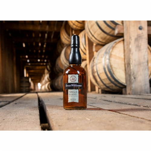 Evan Williams Single Barrel Kentucky Straight Bourbon Whiskey Perspective: left