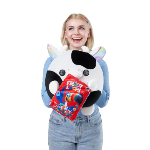 Zuru Snackles Series 1 Plush Cow & Fruit Loops® Perspective: left