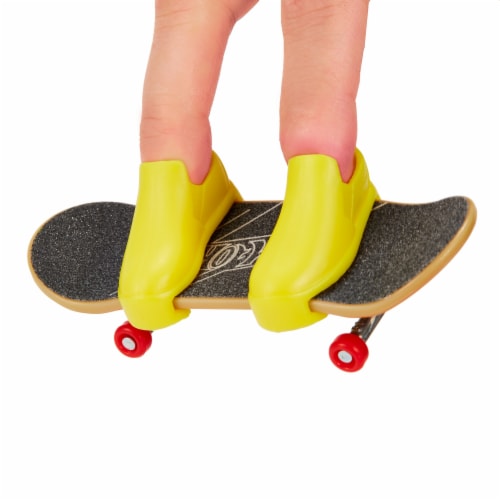 Mattel Hot Wheel® Color Wave Fingerboard Perspective: left