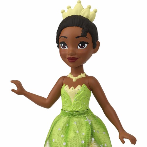 Disney Princess 6 Posable Small Dolls with Sparkling Clothing and 13 Tea Party Accessories Perspective: left