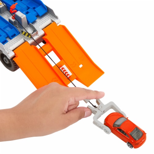 Mattel Matchbox Tow Repair Truck Perspective: left