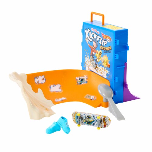 Mattel Hot Wheels Tony Hawk Skate Bowl Perspective: left