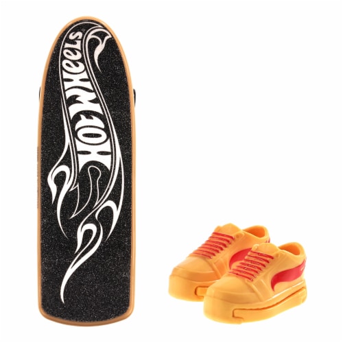 Mattel Hot Wheels Skate Tony Hawk Fingerboard wth Shoes Toy (Styles May Vary) Perspective: left