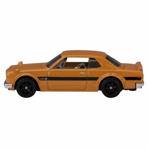 Mattel Hot Wheels™ 1971 Nissan Skyline HT Toy Car Perspective: left
