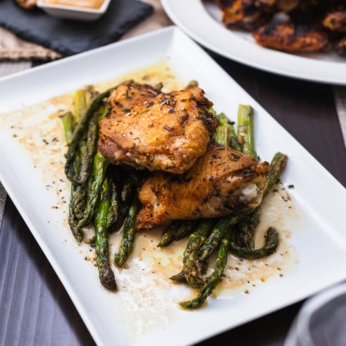 Smart Chicken Organic Fresh Chicken Thighs Perspective: left