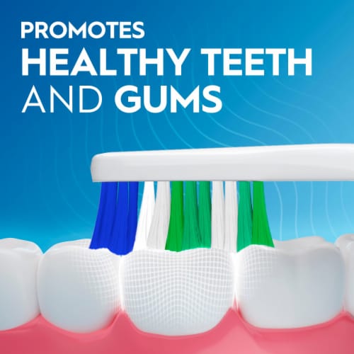 Oral-B Fresh & Clean Toothbrushes, Soft Perspective: left