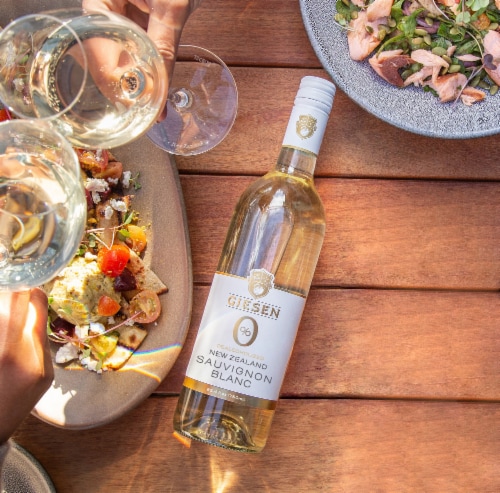 Giesen 0% Sauvignon Blanc Non-Alcoholic Low Calorie New Zealand White Wine Perspective: left