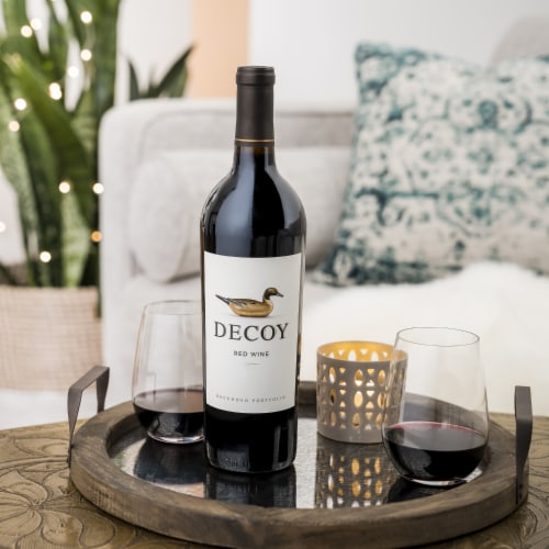 Decoy Red Wine Perspective: left