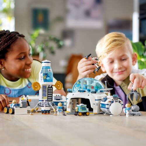 LEGO® 60350 Lunar Research Base Perspective: left
