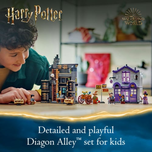 LEGO® Harry Potter Ollivanders & Madam Malkin's Robes Set 76439 Perspective: left