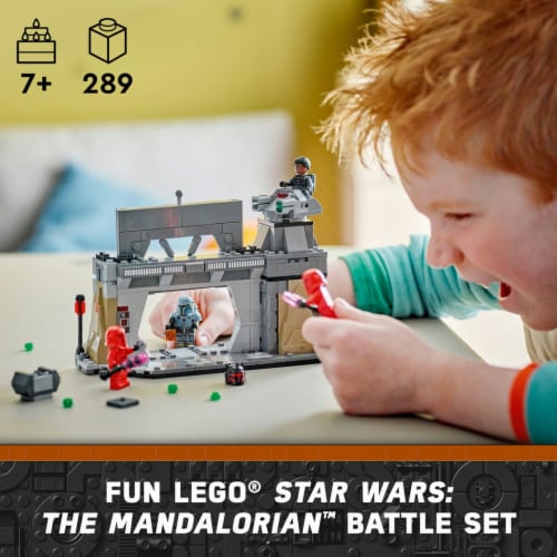 LEGO® Paz Vizsla™ and Moff Gideon™ Battle 75386 Perspective: left