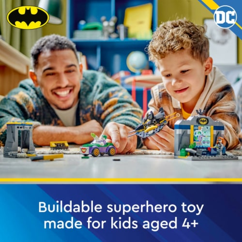 LEGO The Batcave™ with Batman™, Batgirl™ and The Joker™ 76272 Perspective: left